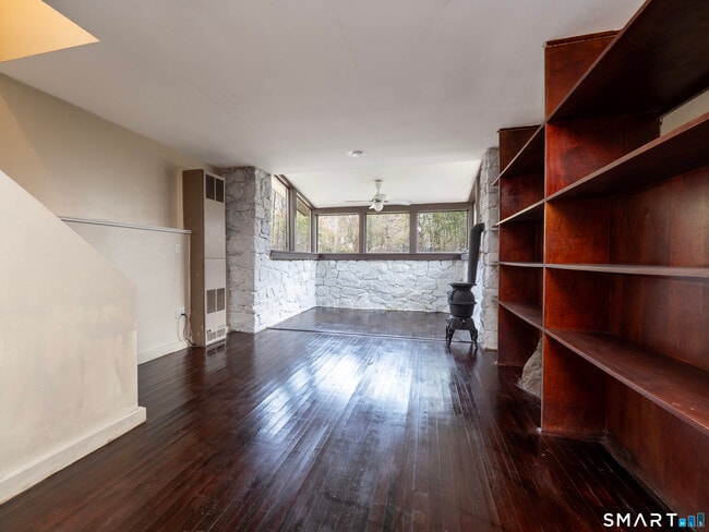 Foto del edificio - 128 Perry Ave