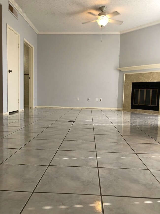 Building Photo - 921 Marine Dr