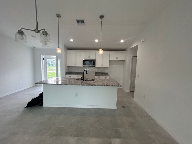 Foto del edificio - Coming Soon Brand New Construction 4/2