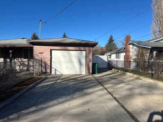 Building Photo - 5819 Winter Ave