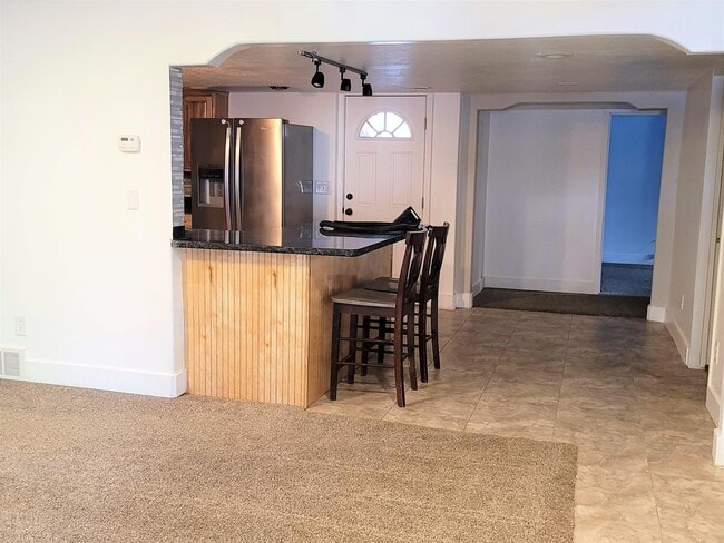 Foto del edificio - 1084 E 3400 N