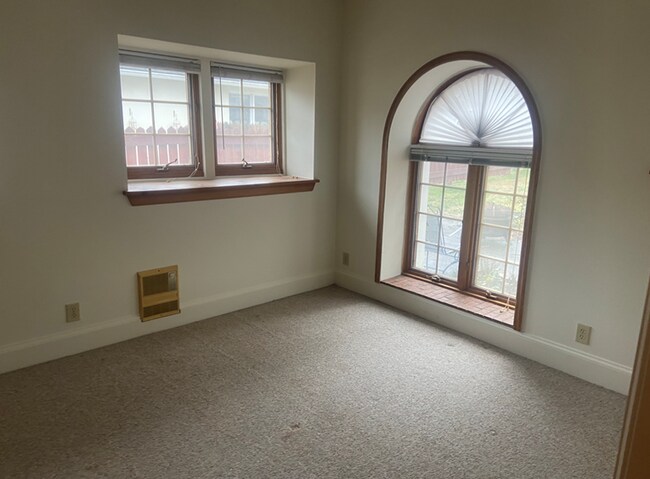 Den or second bedrom - 281 Brookmead Rd