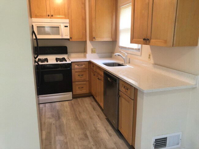Kitchen - 2914 23rd St S