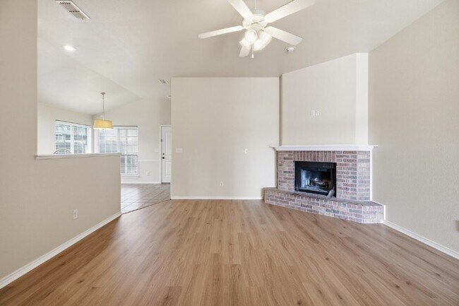 Foto del edificio - Modern Comfort in Frenship ISD – Quiet Cul-de-Sac Living!