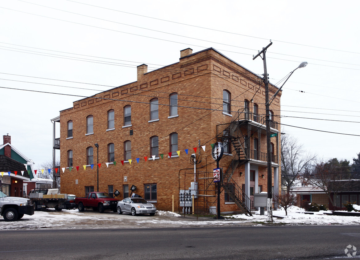 Building Photo - 519-521 Highland St