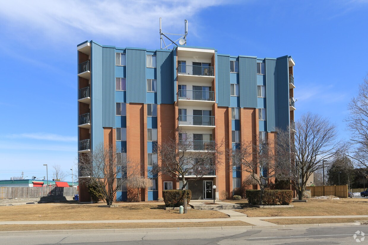 36 River Rd E, Kitchener, ON N2B 2G2 36 River Rd E Kitchener, ON