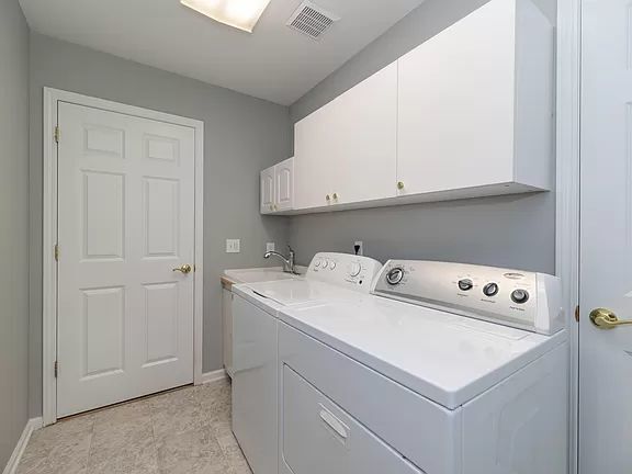 Building Photo - Great South Portage neighborhood