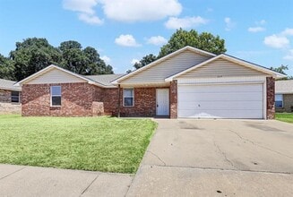 Building Photo - 206 Bobbie Ann Ct