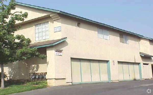 Foto del edificio - 2341 Mt. Humphries Cir