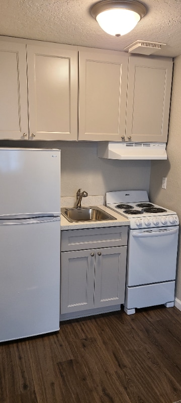 Building Photo - 1625 Kent Des Moines Rd