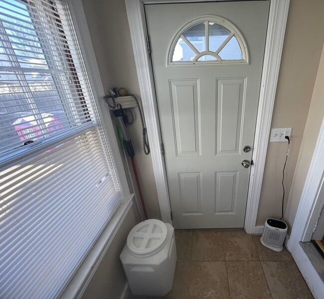 Photo - 19 Joy St Apartment