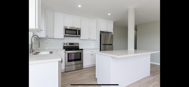 Building Photo - Modern Open Concept in Heart of SD. Never ...