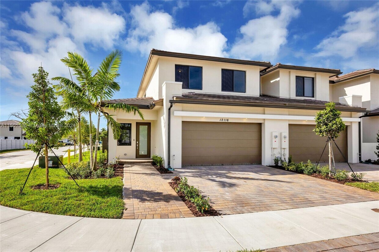 12116 SW 82 Pl, Miami, FL 33156 Townhome Rentals in Miami FL