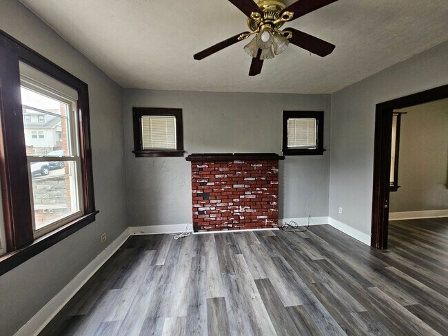 Building Photo - 3 bedroom Townhome for rent in Mt Washington!