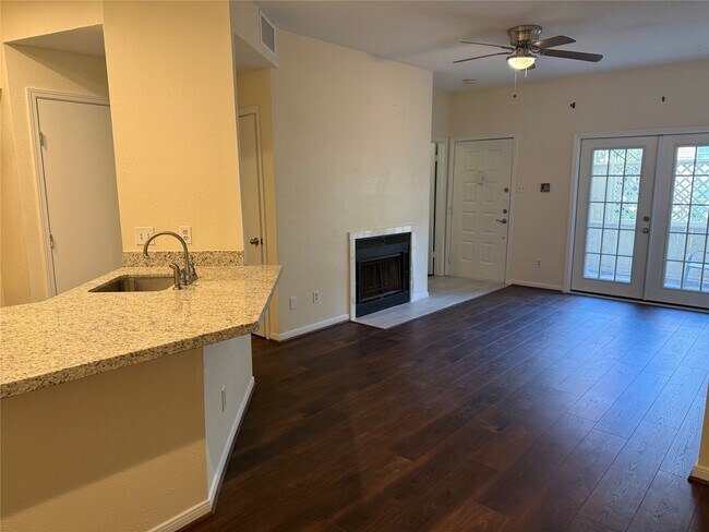 Foto del edificio - 2121 El Paseo St