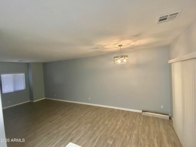 Foto del edificio - 2300 E Magma Rd