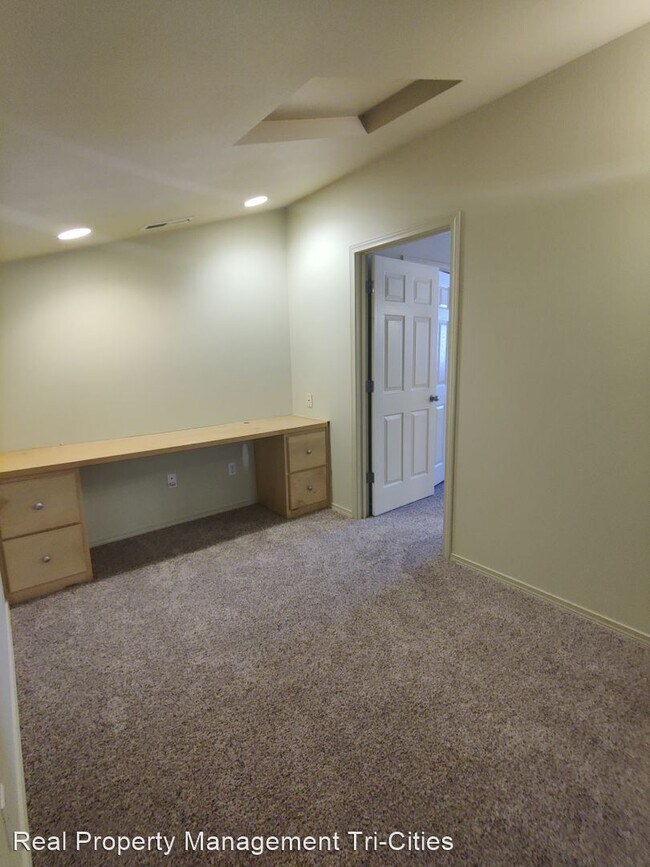 Foto del edificio - 3 br, 2 bath House - 2337 Hood ave