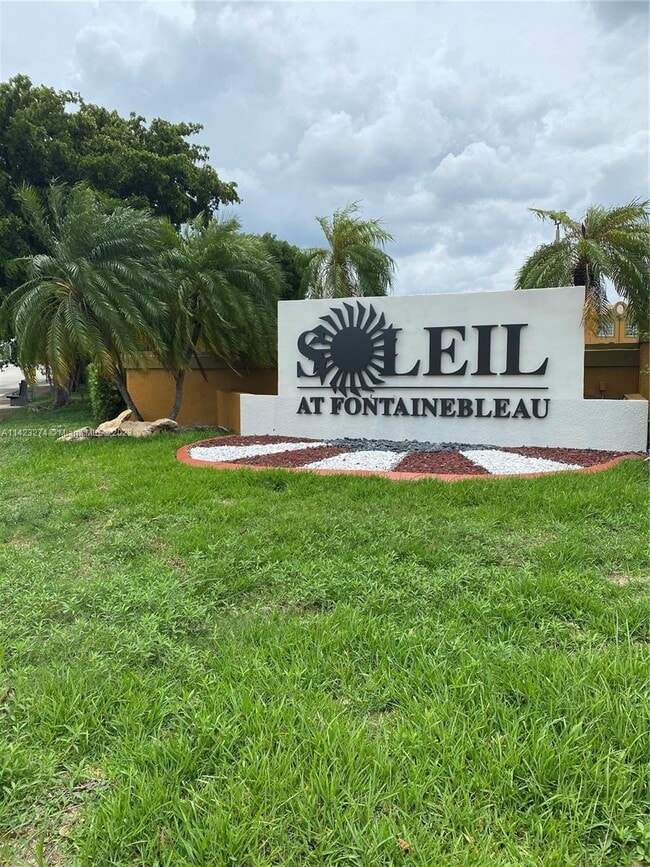 Building Photo - 9715 Fontainebleau Blvd