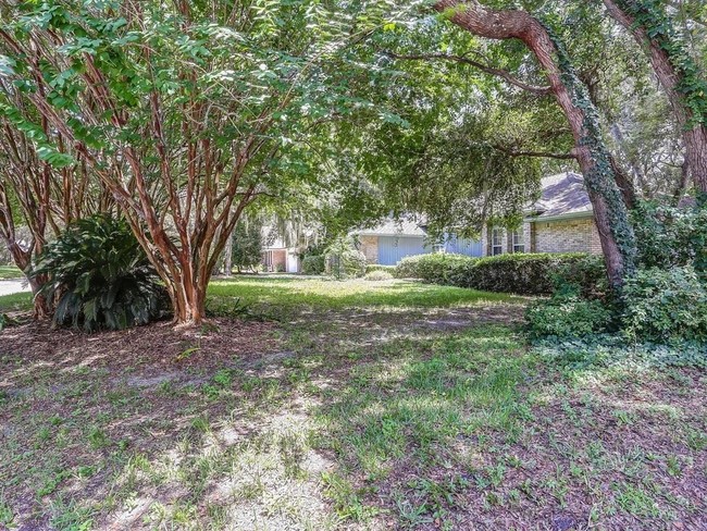 Building Photo - 3 br, 2 bath House - 1890 Lakeside Dr. N.