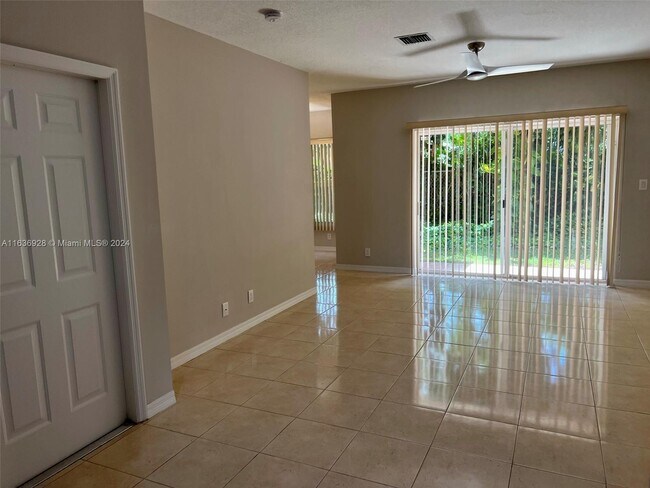 Foto del edificio - 312 Talia Cir