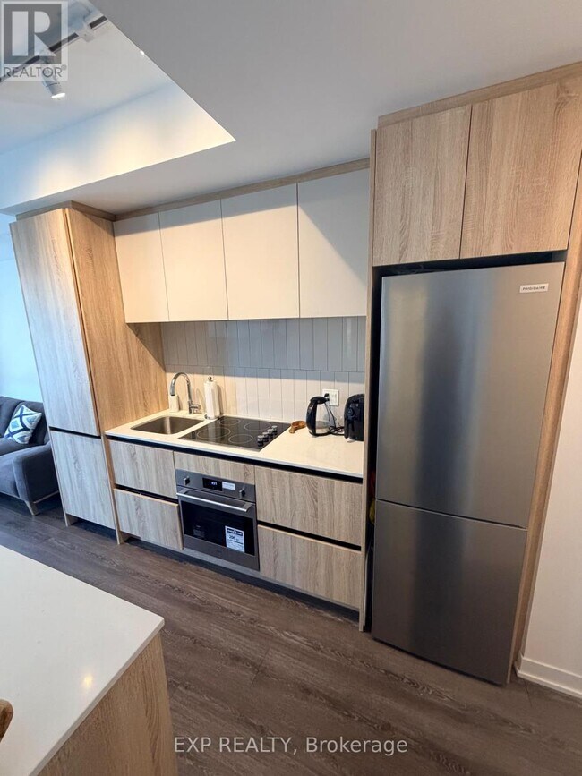 Photo du bâtiment - 7950 Bathurst St