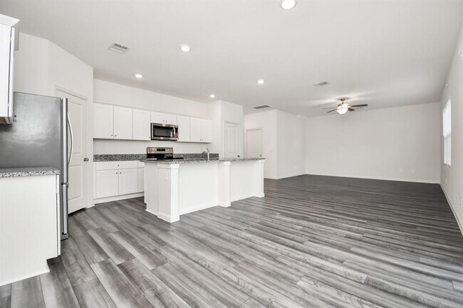 Building Photo - 7803 Royalwood Dr
