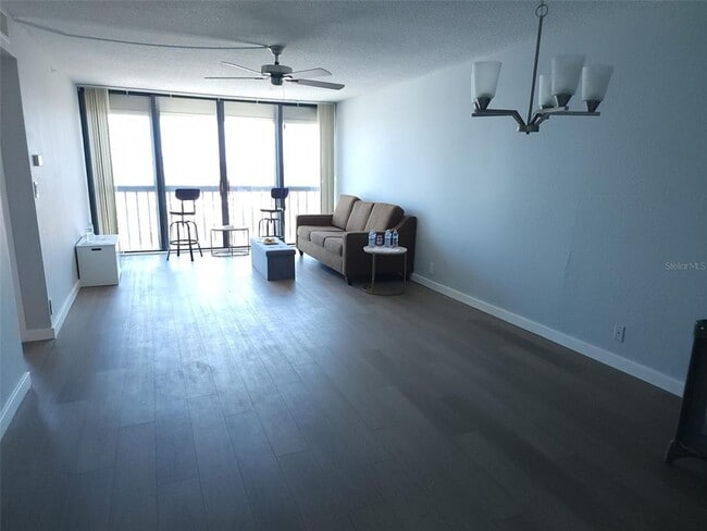 Building Photo - 255 Dolphin Point