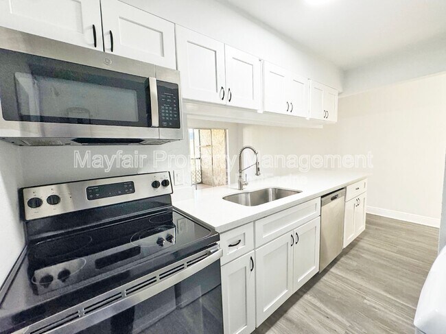 Foto del edificio - 4417 Treehouse Ln