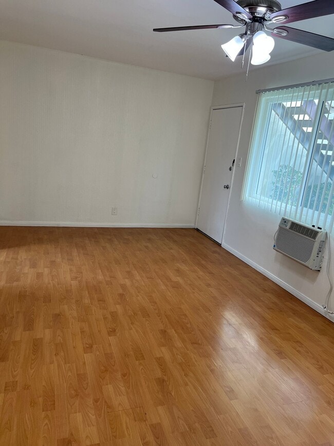 Foto del edificio - 214 W Maple St