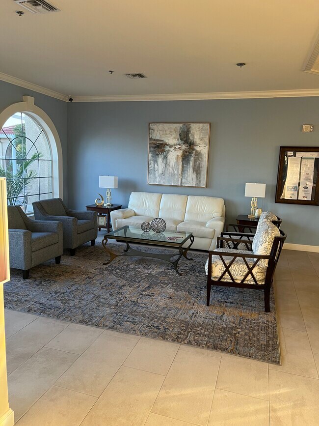 Foto del edificio - 6890 Huntington Lakes Cir