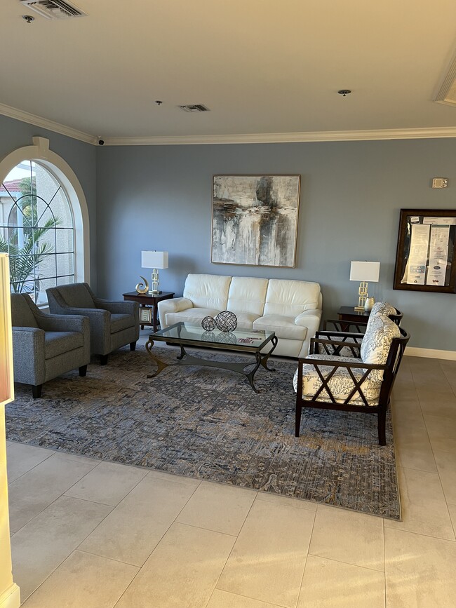 Building Photo - 6890 Huntington Lakes Cir