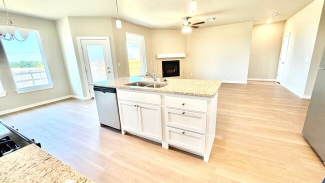 Building Photo - Stunning 3 Bed, 2 Bath New Construction Ho...