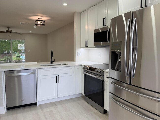 Foto del edificio - 6631 Winfield Blvd