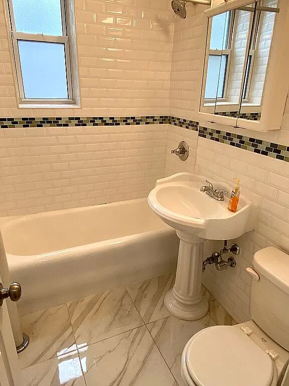 Foto del edificio - 45-14 43rd St