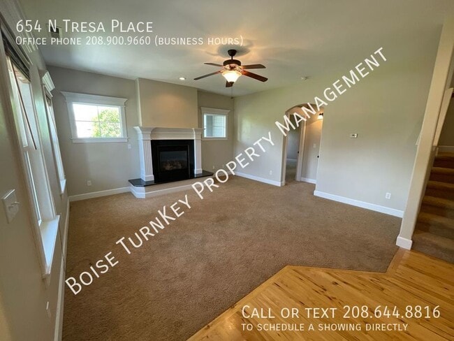 Building Photo - 654 N Tresa Pl