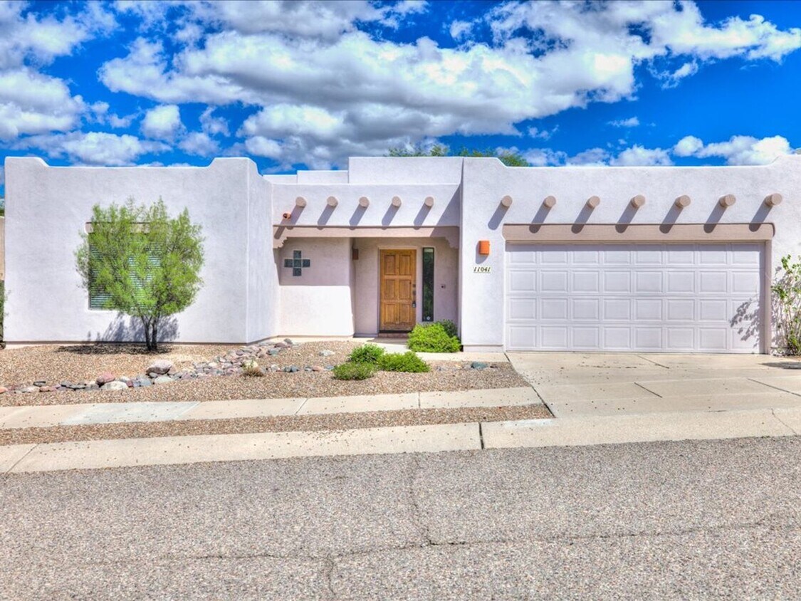Foto principal - Beautiful 3 Bedroom 2 Bath Home