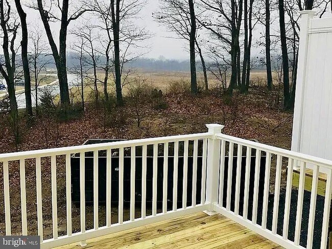 Foto del edificio - 4925 Laurel Dr