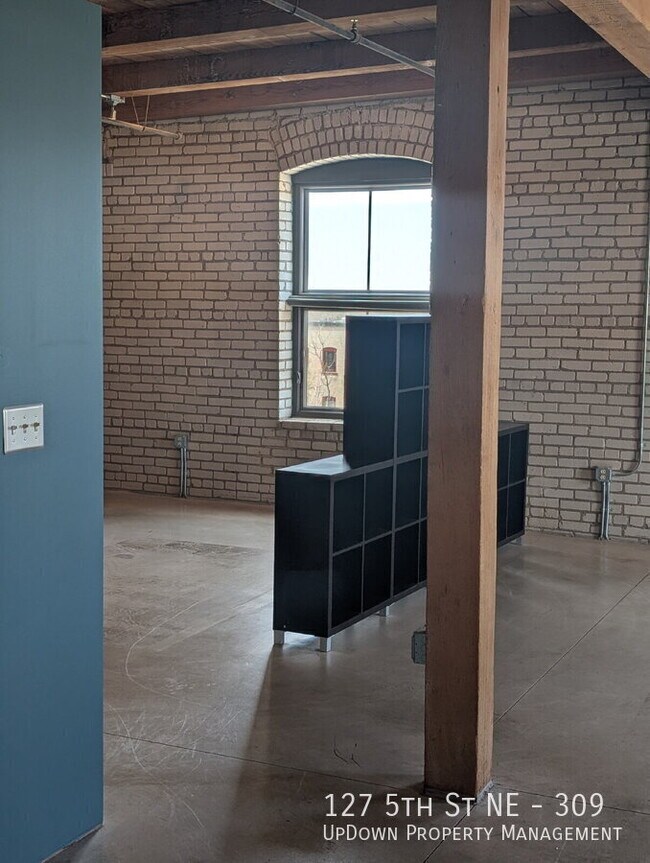 Foto del edificio - 127 5th St NE