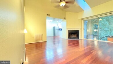 Building Photo - 12292 Stevenson Ct