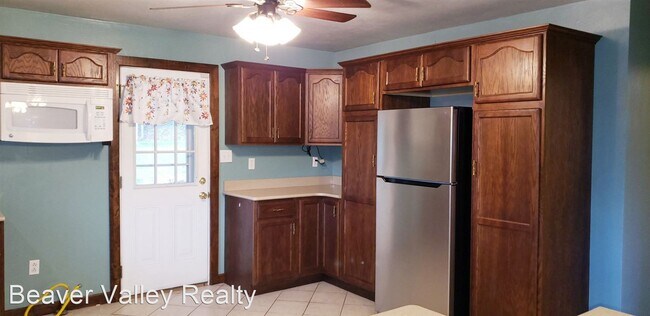 Building Photo - 6 br, 3 bath House - 648 Monaca Rd
