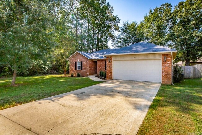 Building Photo - 31 Newcastle Dr