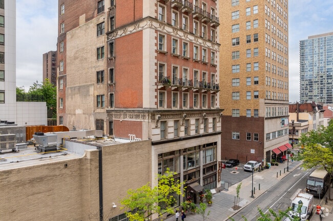Building Photo - Chestnut Street Condominiums