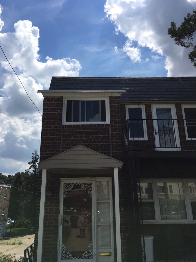 Outside - 4014 W Ford Rd