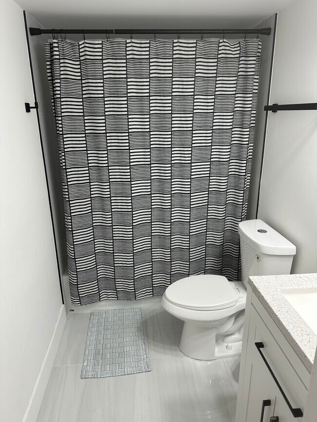 Building Photo - 1406 Meadows Circle West