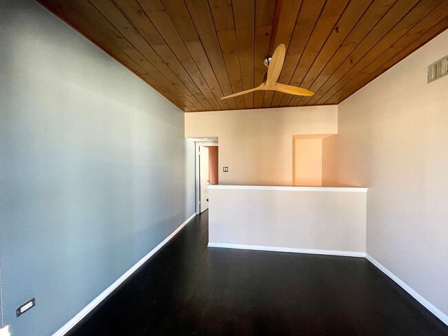 Photo - 3103 Eisenhauer Rd House