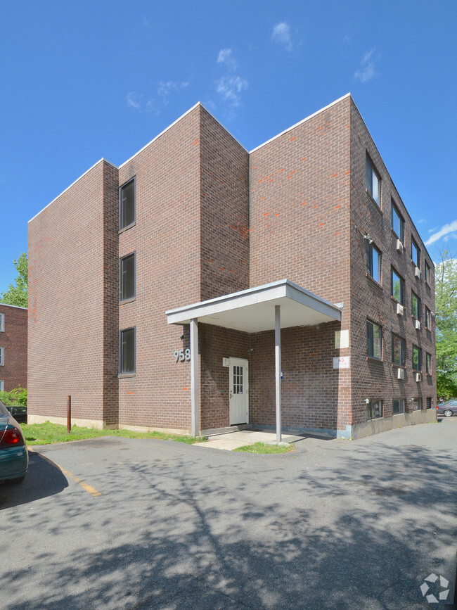 Foto del edificio - 958 Wethersfield Ave