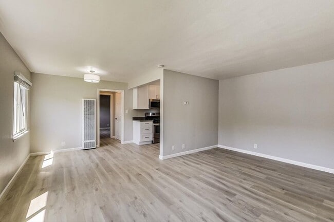 Building Photo - 1549 San Carlos Ave