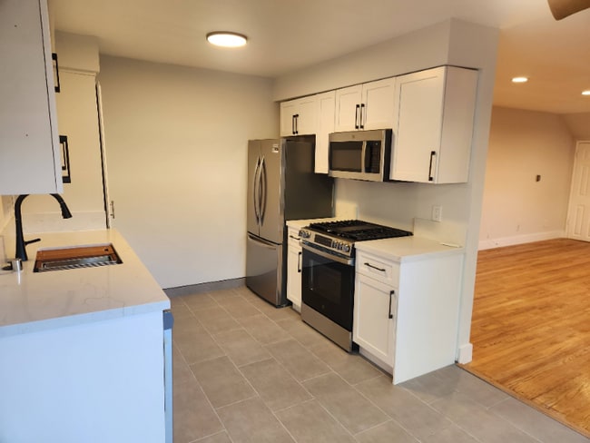 Building Photo - 1442 Stanford St