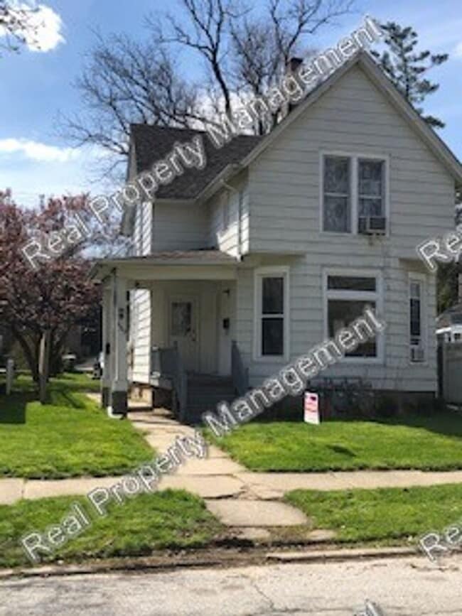 Building Photo - 409 Franklin St