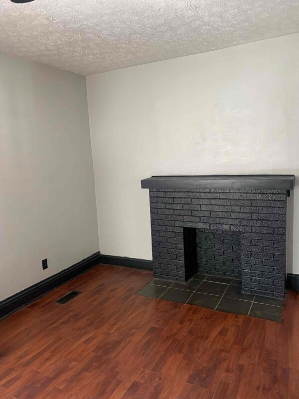 Foto del edificio - 813 11th St W